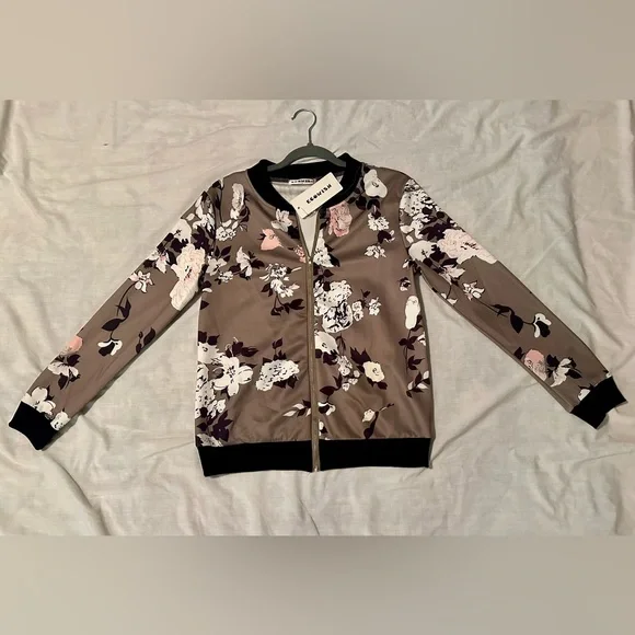 Small Floral Lightweight Jacket - NWT - Picture 2 of 5
